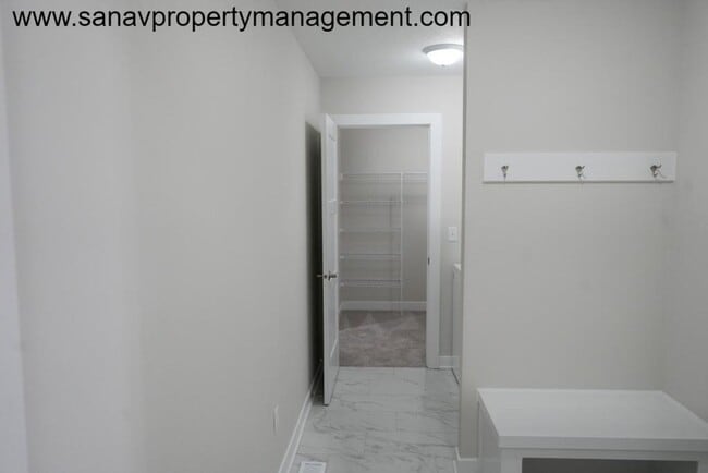Building Photo - Gorgeous Brand New Single Family Home in B...