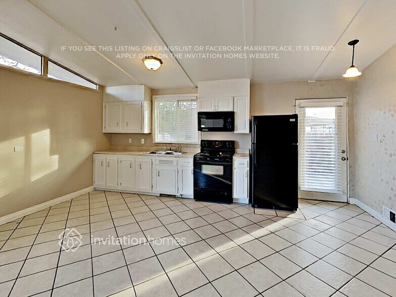 Building Photo - 190 Campo St