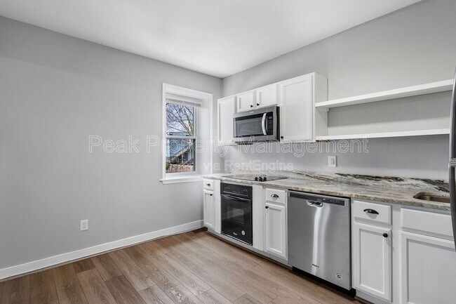 Building Photo - 612 N 32nd St