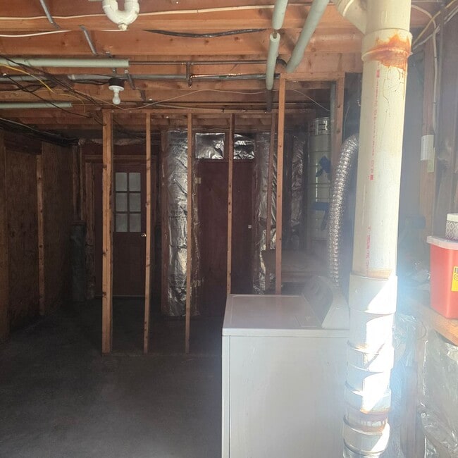Building Photo - 432 Joseph St Ext