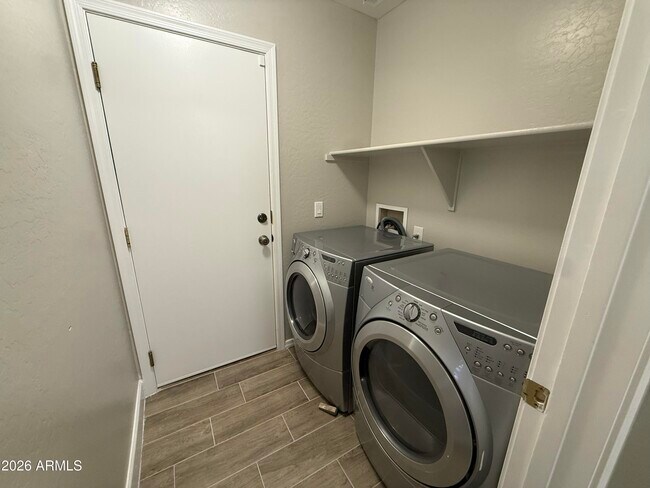 Building Photo - 1298 S Owl Dr