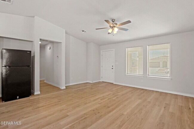 Building Photo - 14545 Faxon Yucca Ave