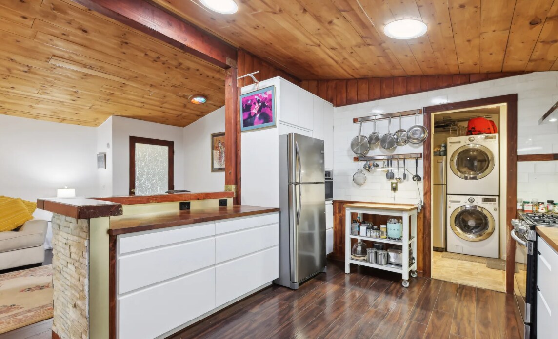 Building Photo - 1165 Cherokee