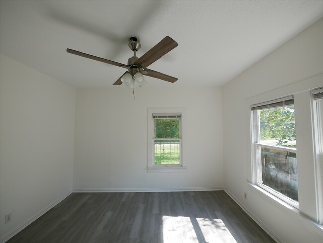 Building Photo - 6124 Goforth St