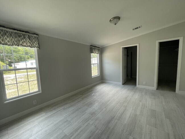 Building Photo - 13048 Orange Ave