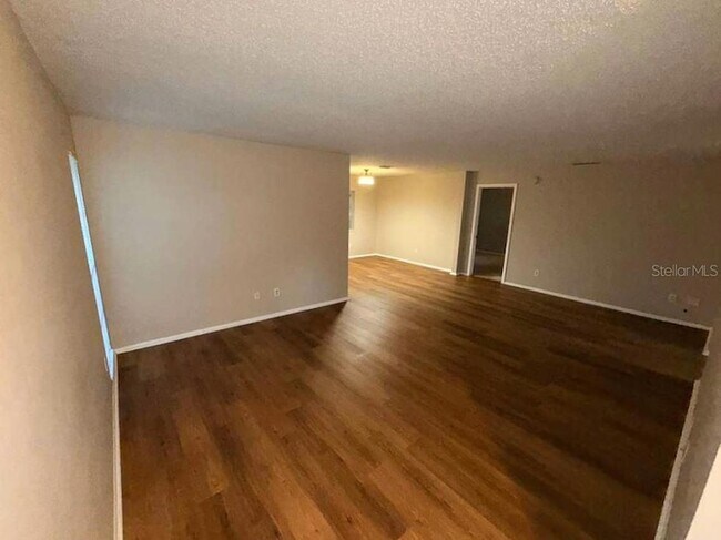 Building Photo - 1311 Alfonzo Cir