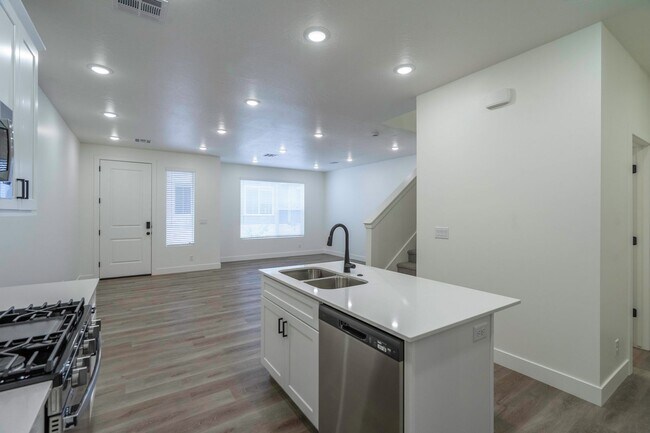 Building Photo - 907 Bright Rdg Ln