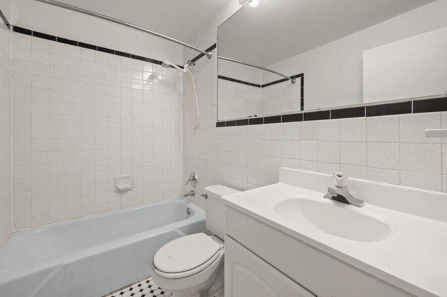 Building Photo - 43 Olcott Dr