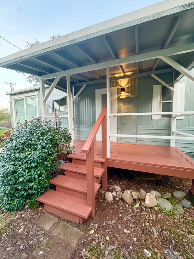 Building Photo - Looking for Tranquility? Look No Further!