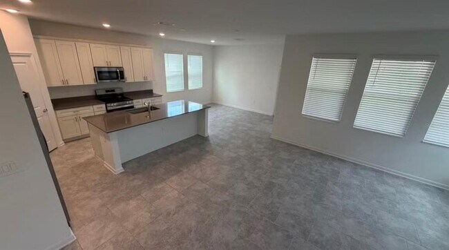 Building Photo - 2152 Sweet Honey Ln