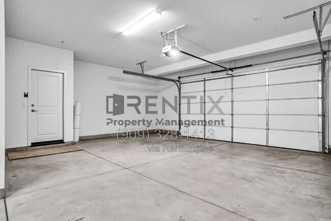 Building Photo - 18116 Hedgerow Way