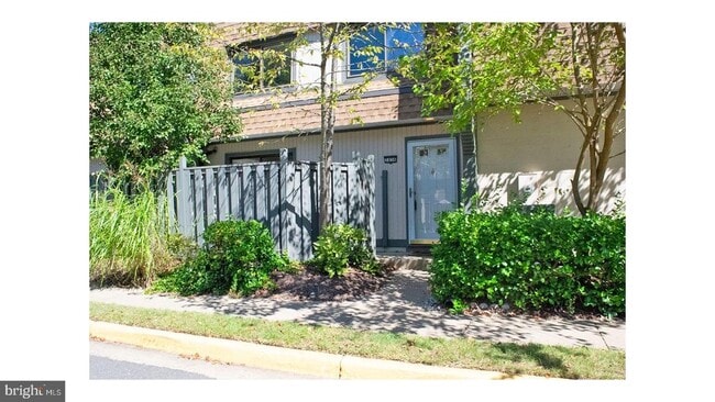 Building Photo - 3836 Miramonte Pl