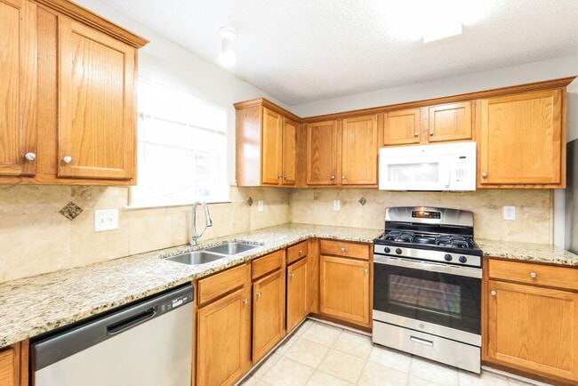 Building Photo - 5501 Vanity Joys Ln