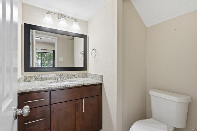 Building Photo - 608 Fiesta Cir