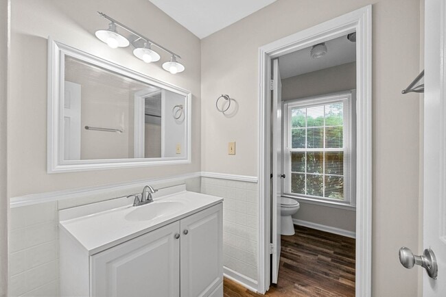 Building Photo - 4 Bedroom Pet Friendly Home For Rent With The 1ST TWO WEEKS FREE!!!