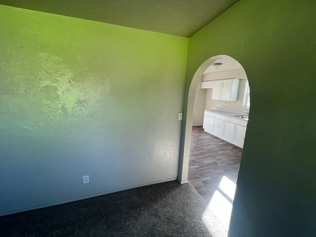 Building Photo - Newly Remodeled Home in SW OKC for Lease