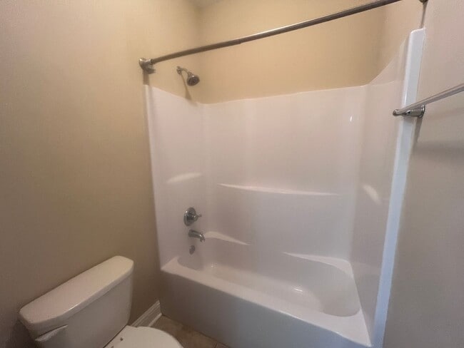 Building Photo - Great Location in Prattville