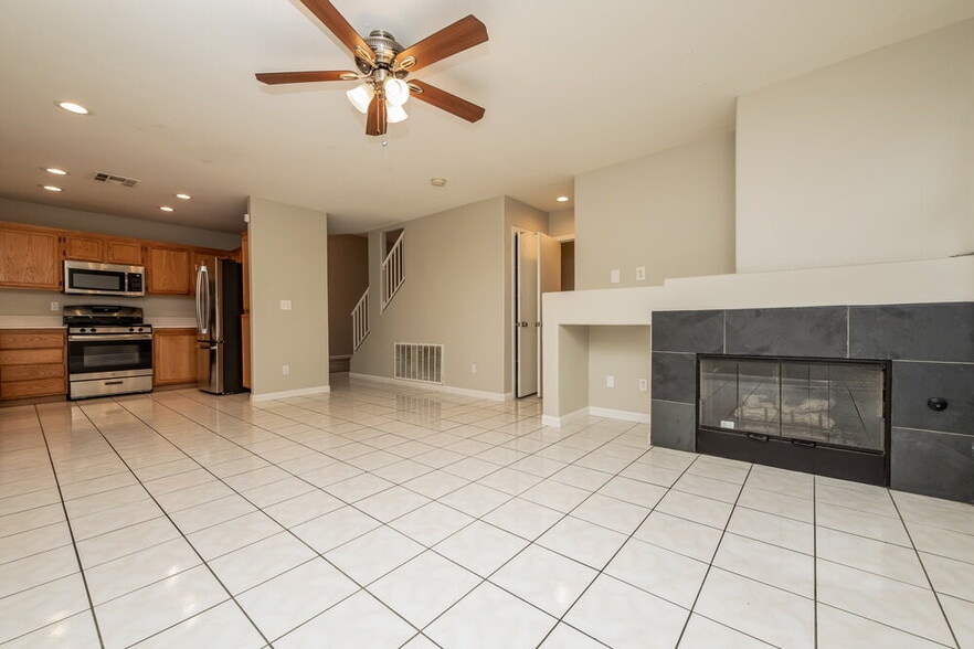 Building Photo - 4810 Con Carne