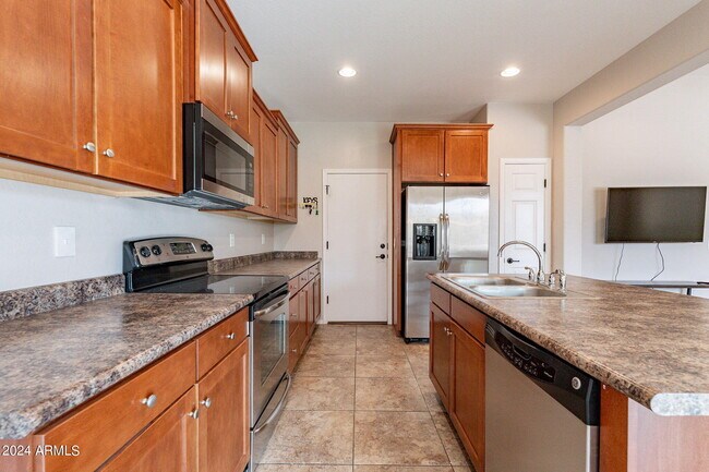 Building Photo - 2623 E San Mateo Dr