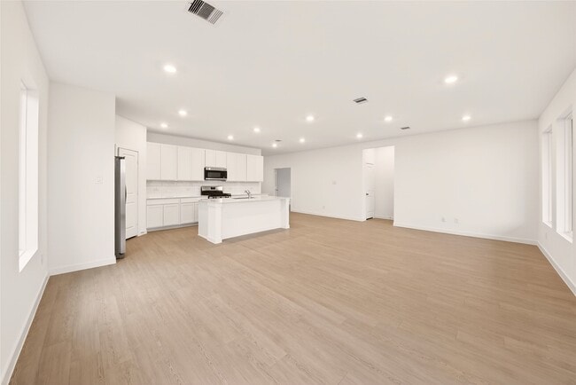 Building Photo - 16314 Texas Flatland Wy