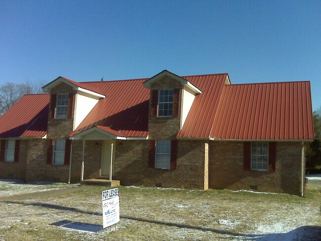 Primary Photo - 2563 Carriage Dr