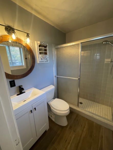 Building Photo - 207 Monroe Dr