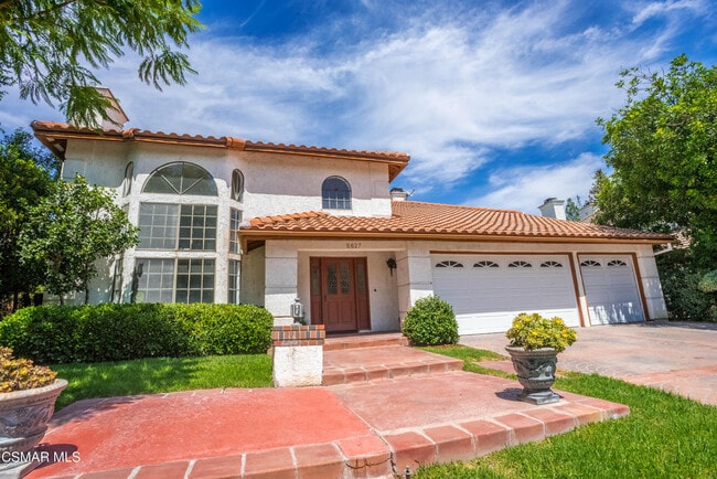 Building Photo - 5627 Middle Crest Dr