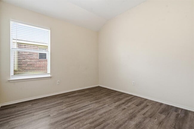 Building Photo - 224 Poplarwood Dr