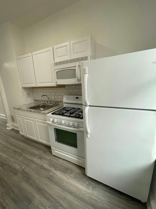 Building Photo - 612 W Norris St