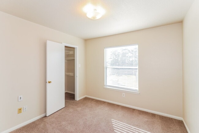 Building Photo - 7931 Brook Trail Cir