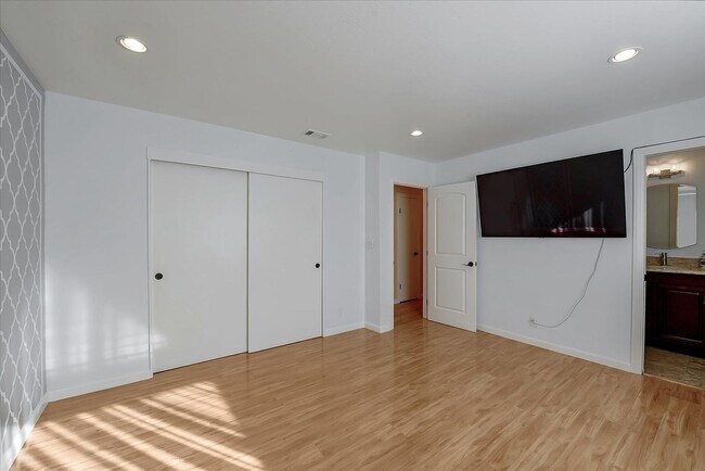 Building Photo - Beautifully Updated Single Family Home with Sparkling Pool