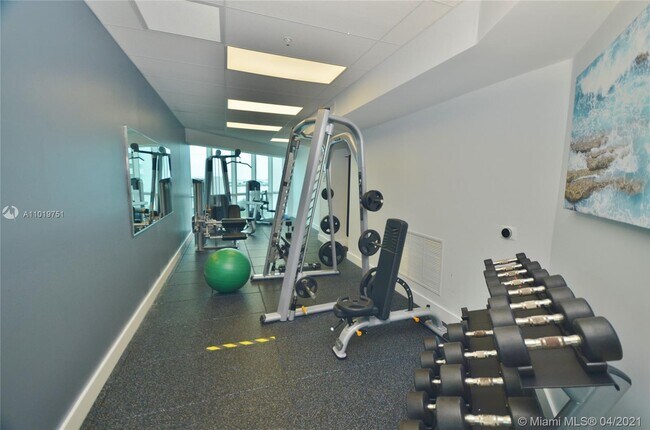 Building Photo - 480 NE 30th St