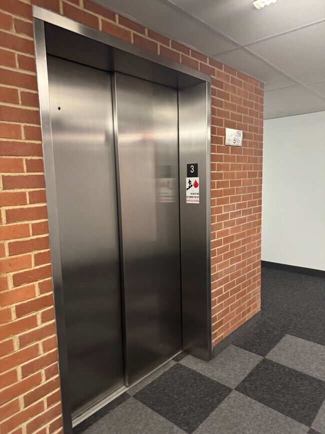 Building Photo - Lehigh Riverport Condo Available