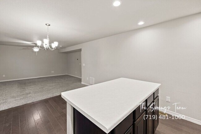 Building Photo - 10957 Matta Dr