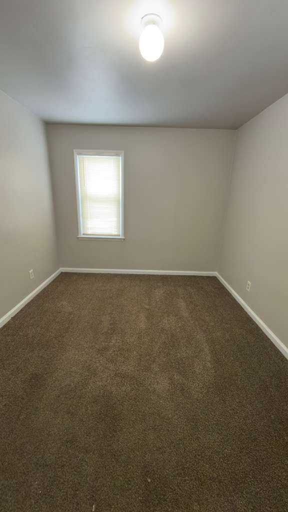 Building Photo - 20122 Manor St