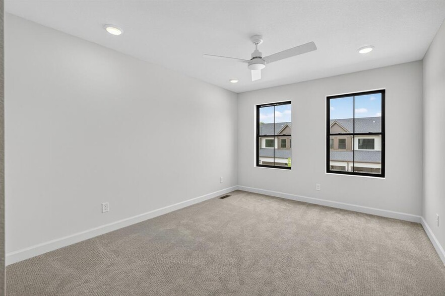 Building Photo - 933 Prime St