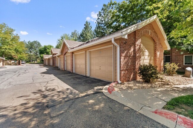 Building Photo - Cozy 3 Bed Littleton Condo