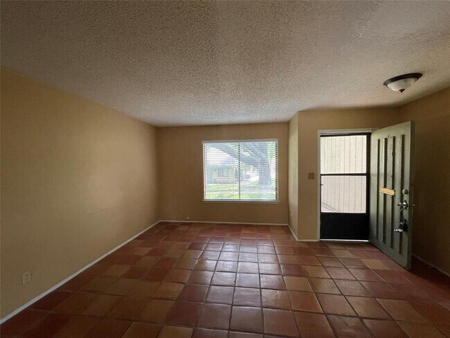 Building Photo - 9611 Blue Creek Ln