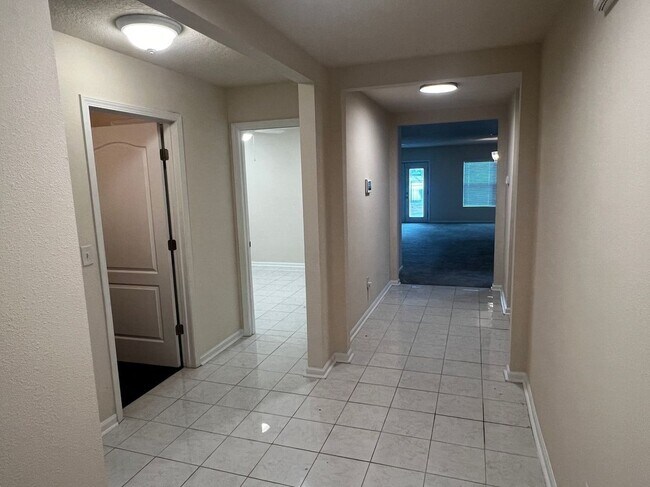 Building Photo - 239 Brooklet Cir