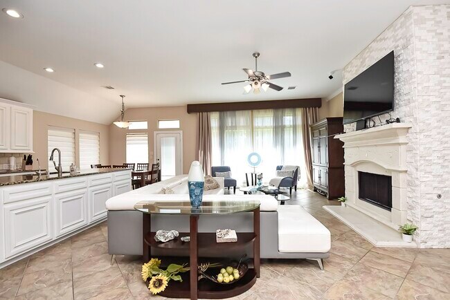 Building Photo - 6308 Silver Thistle Ln