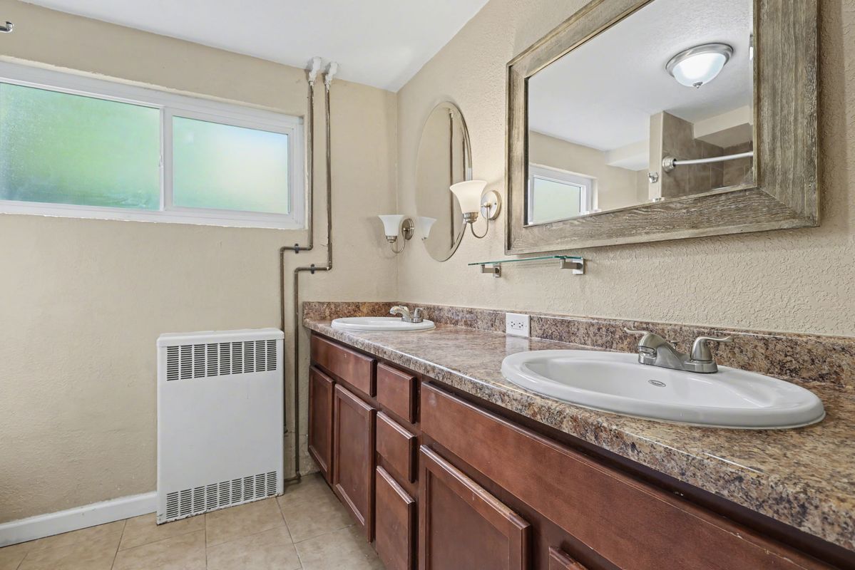 Building Photo - 1117 Cooper Ave