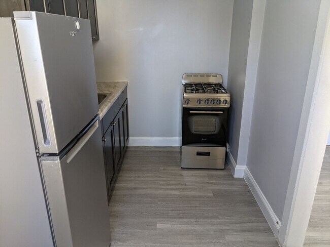 Interior Photo - 4600 Beacon