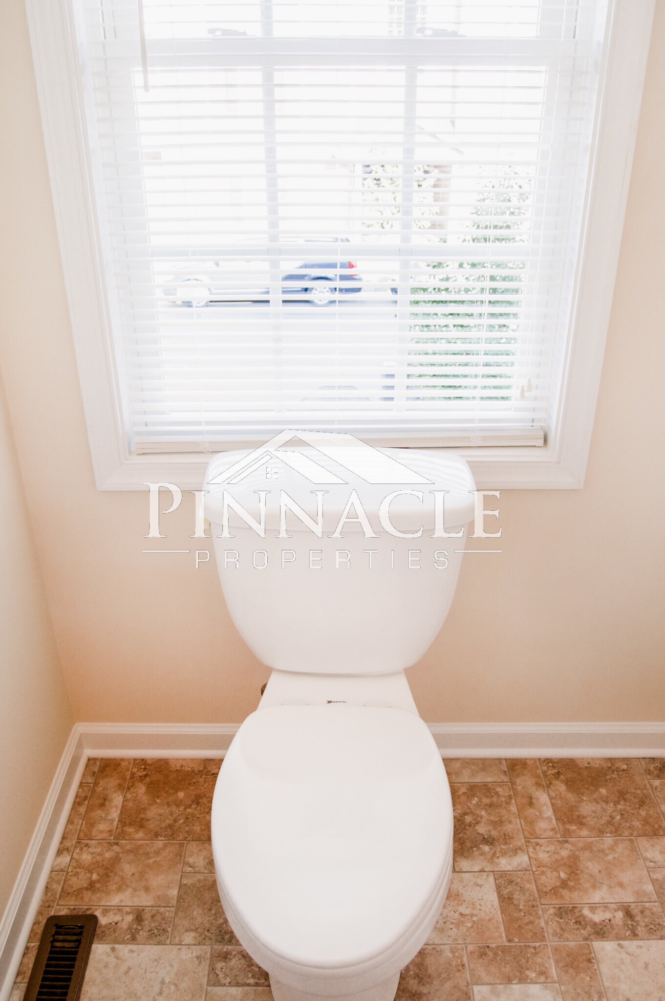 Master Bathroom - 104 Colonnade St