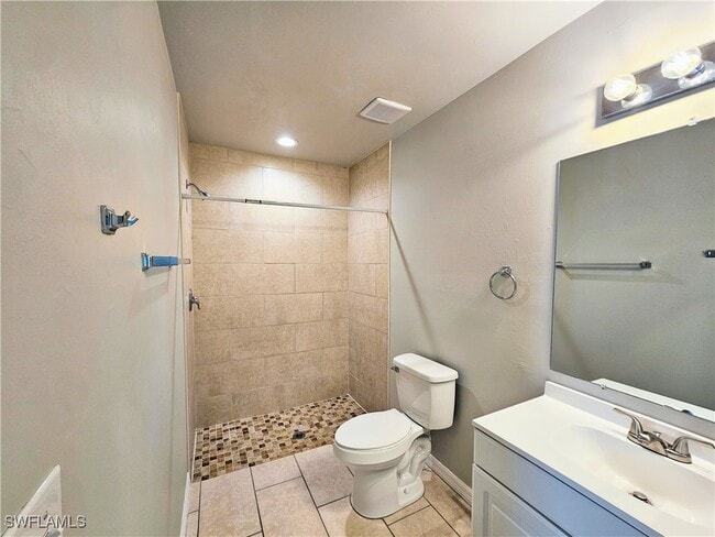 Building Photo - 2916 SW 7th Pl