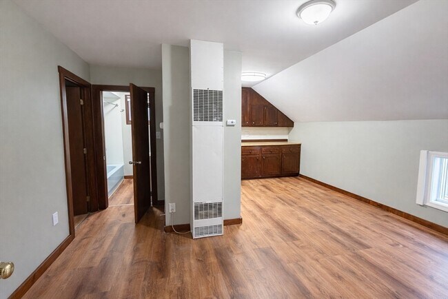 Building Photo - 47 Boutwell St