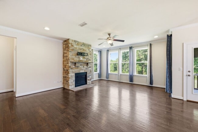 Building Photo - 304 Atwood Dr