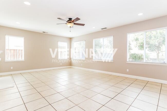 Building Photo - 836 Spotted Pony Ln