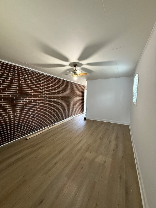 Building Photo - 2210 Fields Ave