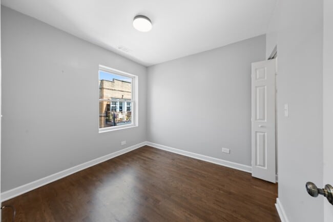 Building Photo - 4604 N Monticello Ave