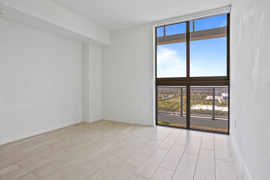 Building Photo - 2000 Metropica Way